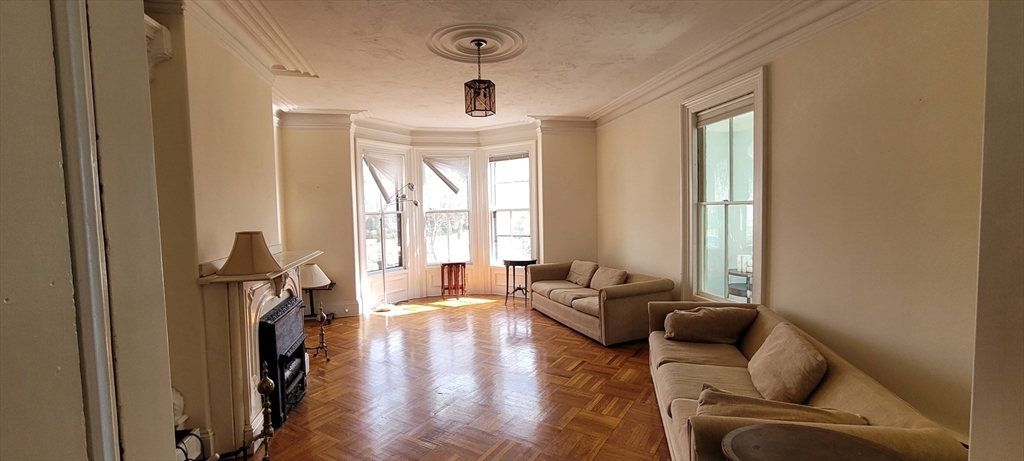 31 Elm Street, Unit 1 Newton, MA 02465 - Photo 4 of 11