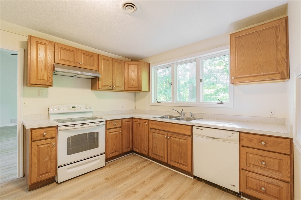 499 Hadley Road Sunderland, MA 01375 - Photo 7 of 31