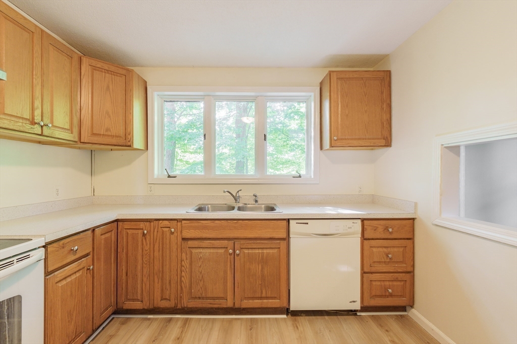 499 Hadley Road Sunderland, MA 01375 - Photo 8 of 31