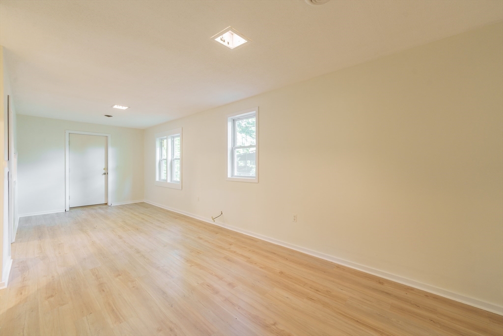 499 Hadley Road Sunderland, MA 01375 - Photo 10 of 31