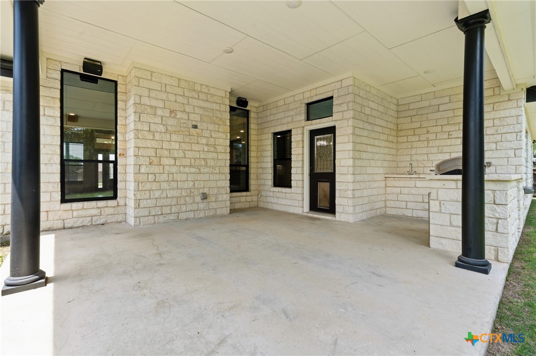 2892 Beulah Boulevard Belton, TX 76513 - Photo 31 of 47 an empty room with windows