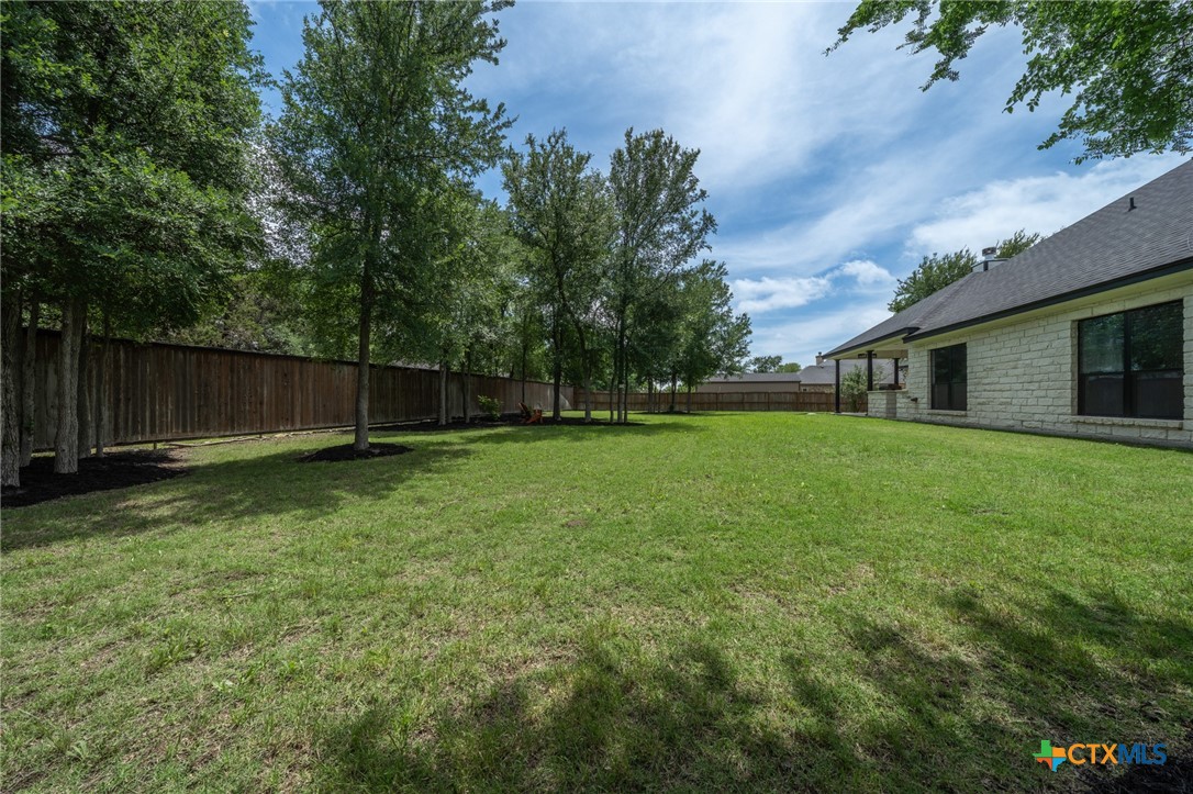 2892 Beulah Boulevard Belton, TX 76513 - Photo 35 of 47 a view of a backyard with a garden