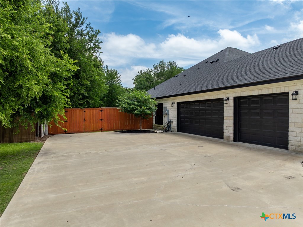 2892 Beulah Boulevard Belton, TX 76513 - Photo 39 of 47 a house with yard in front of it