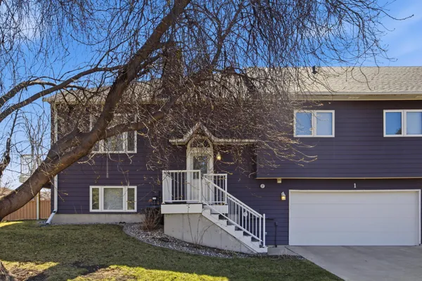 $258,000 | 1 Prairiewood Crossing South, Fargo, ND 58103