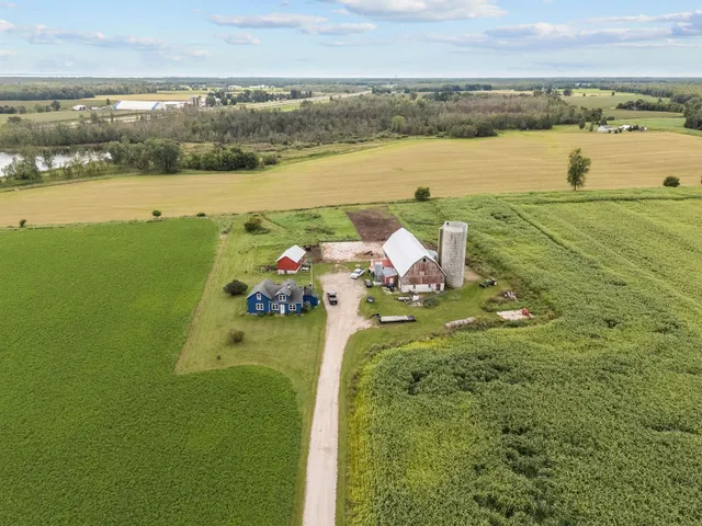 $310,000 | W4971 Drees Road, Peshtigo, WI 54157