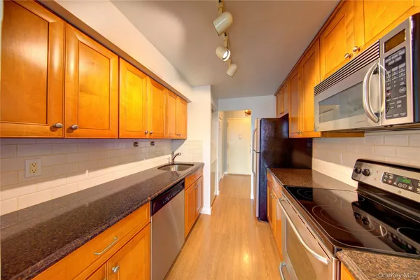 $689,000 | 235 West Park Avenue, Unit 403, Long Beach, NY 11561