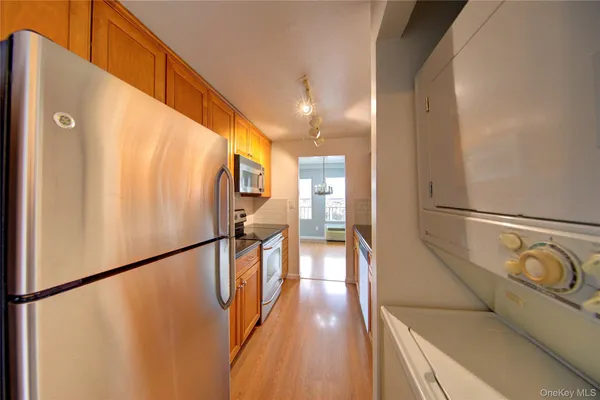 $689,000 | 235 West Park Avenue, Unit 403, Long Beach, NY 11561