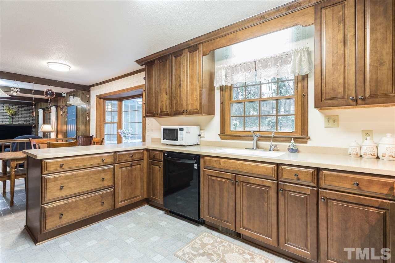 4313 Oak Park Road Raleigh, NC 27612 - Photo 13 of 30