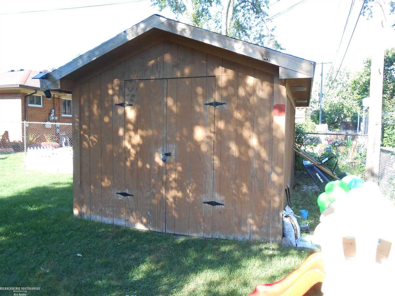 11372 Erdmann Road Sterling Heights, MI 48314 - Photo 6 of 35 10x12 shed