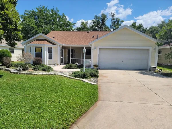 $349,900 | 1033 Oak Forest Drive, The Villages, FL 32162