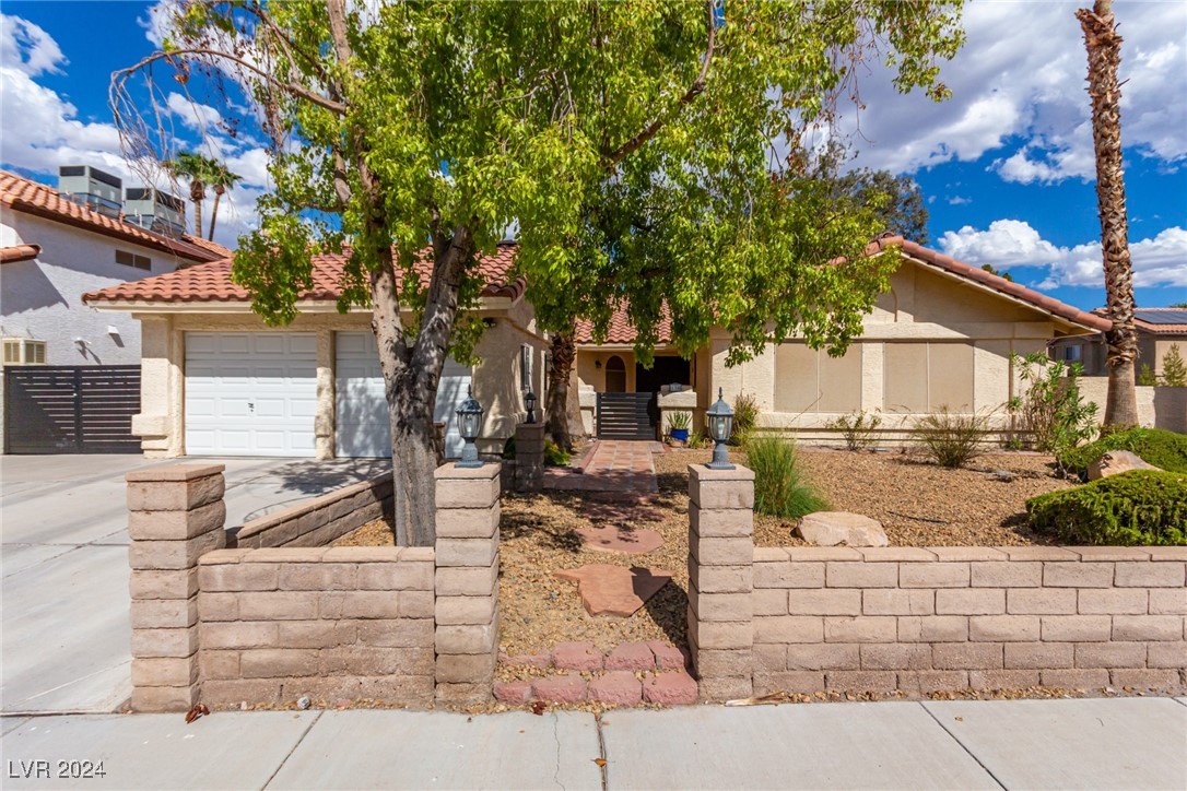 130 Weatherstone Drive Henderson, NV 89074 - Photo 2 of 34