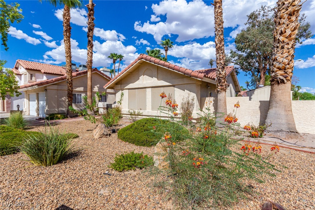 130 Weatherstone Drive Henderson, NV 89074 - Photo 4 of 34