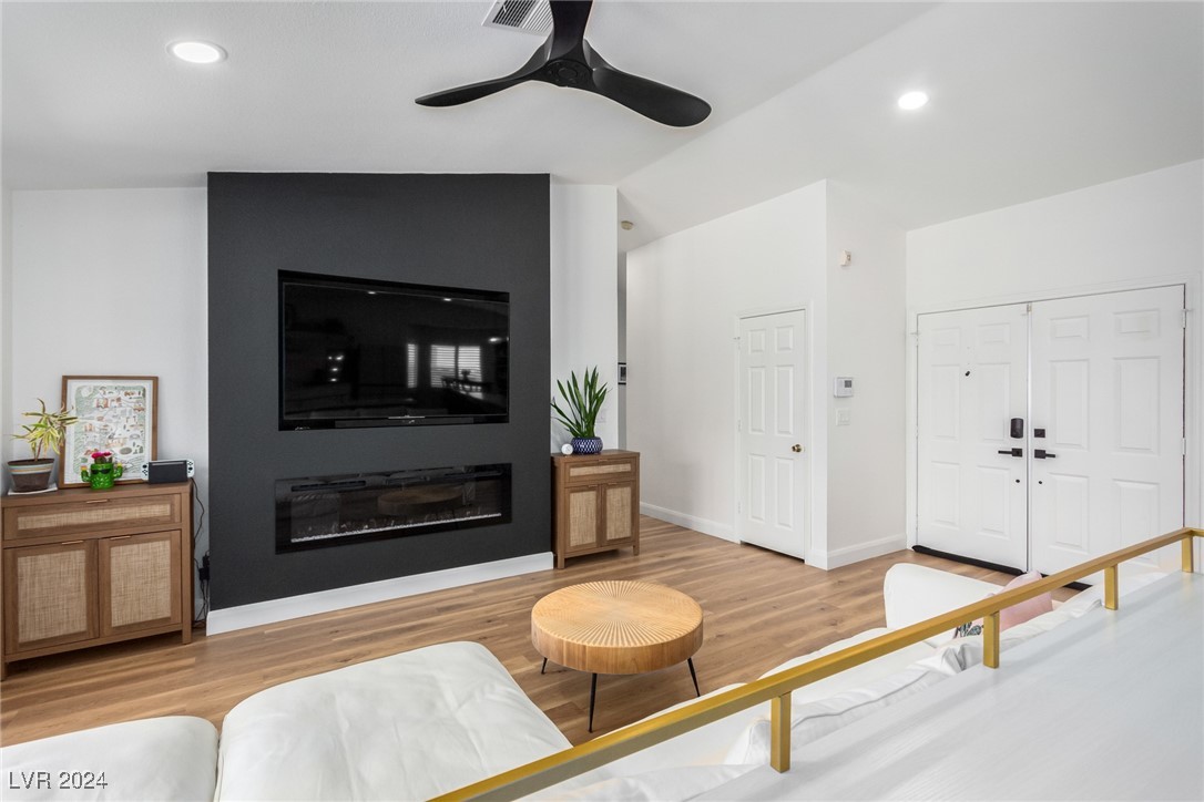 130 Weatherstone Drive Henderson, NV 89074 - Photo 7 of 34
