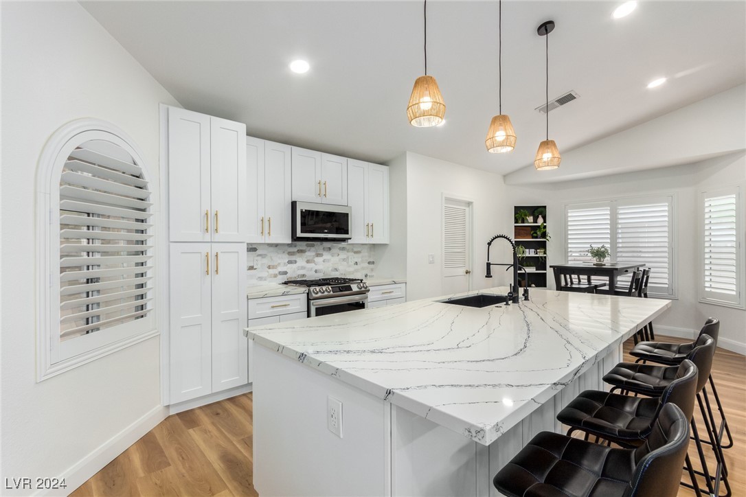 130 Weatherstone Drive Henderson, NV 89074 - Photo 10 of 34