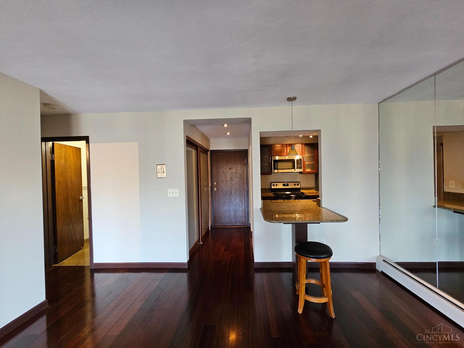 1815 William Howard Taft Road, Unit 507 Cincinnati, OH 45206 - Photo 9 of 28