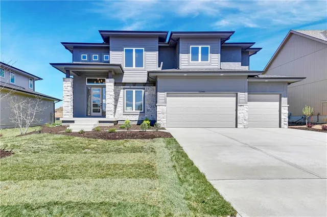 $749,835 | 21901 West 99th Terrace, Lenexa, KS 66220
