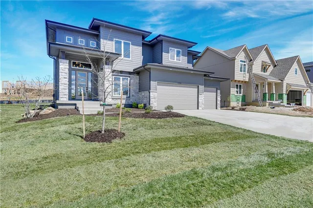 $749,835 | 21901 West 99th Terrace, Lenexa, KS 66220
