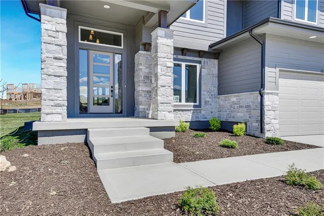 $749,835 | 21901 West 99th Terrace, Lenexa, KS 66220