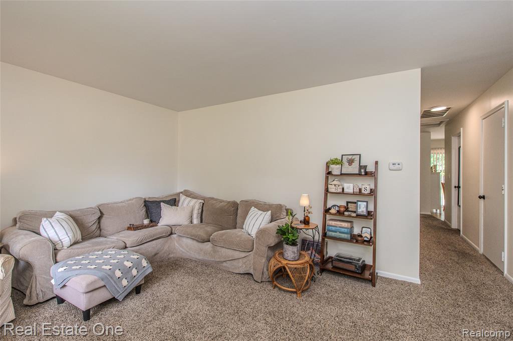 207 Murphy Street Linden, MI 48451 - Photo 5 of 49