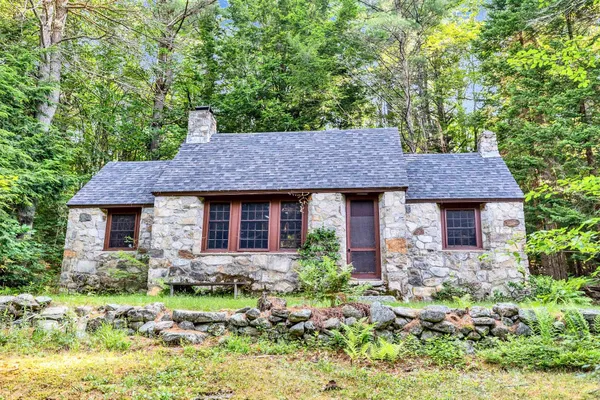 $595,000 | 314 East Mountain Road, Peterborough, NH 03458