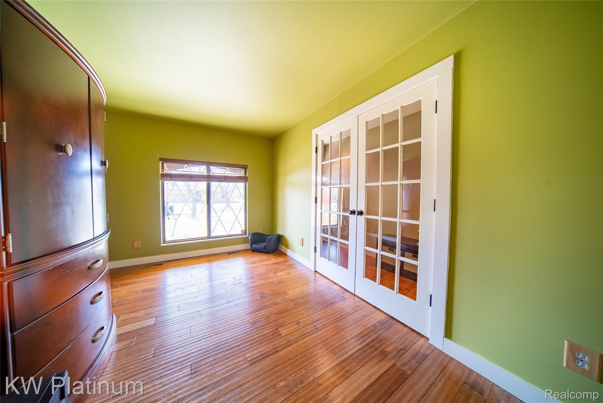 47392 Kathleen Road Macomb, MI 48044 - Photo 16 of 42 47392 Kathleen Rd-14.jpg