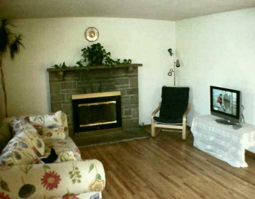11 Robinhood Road Green Tree, PA 15220 - Photo 4 of 8 Gallery Image 4