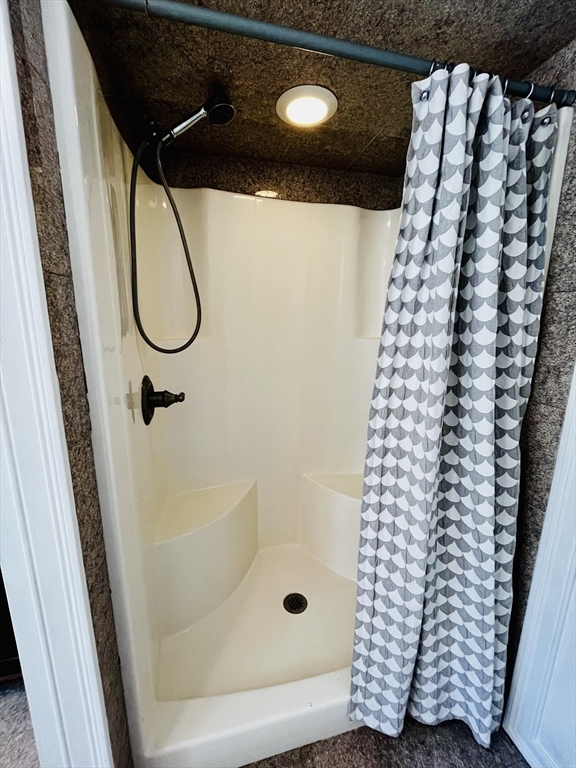 214-216 River Road East Berlin, MA 01503 - Photo 12 of 16