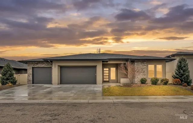$939,900 | 4447 East Copper Point Drive, Meridian, ID 83642
