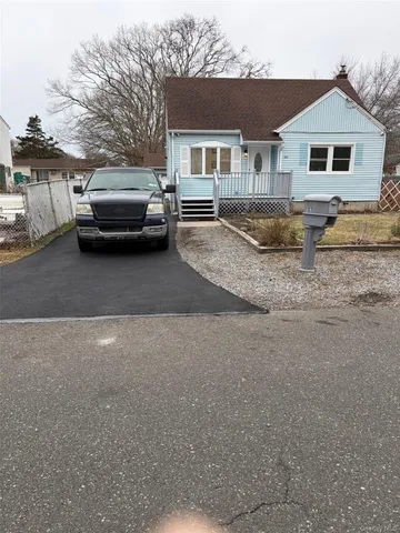 $559,999 | 182 Lexington Road, Shirley, NY 11967