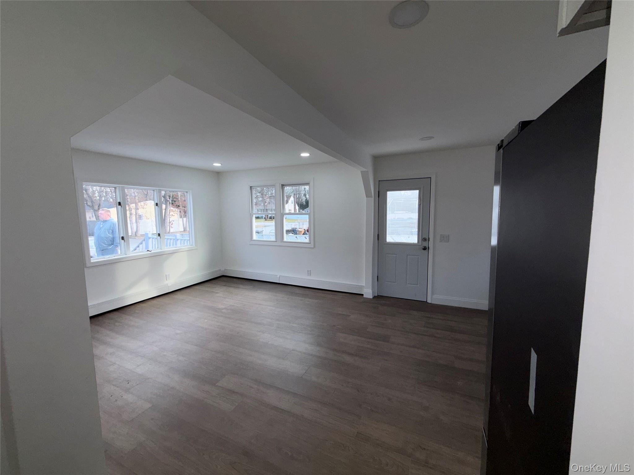 182 Lexington Road Shirley, NY 11967 - Photo 6 of 16