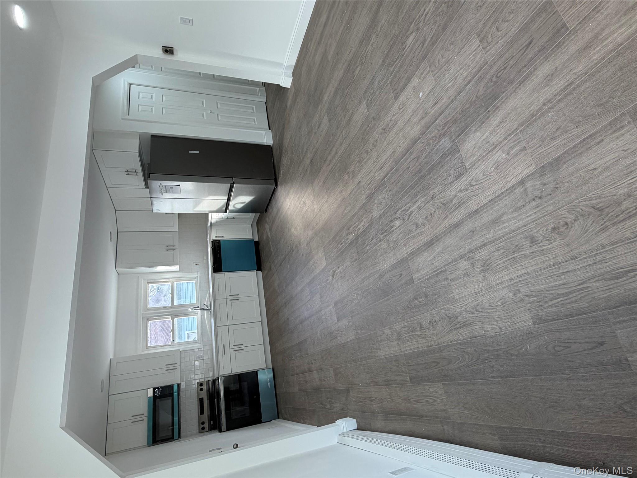 182 Lexington Road Shirley, NY 11967 - Photo 8 of 16