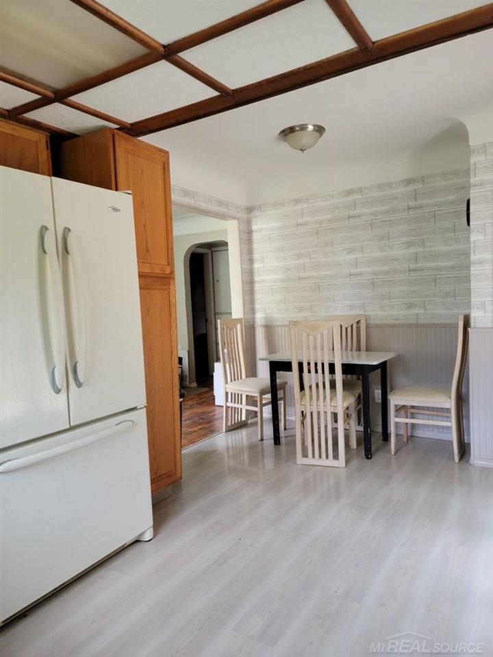 1544 Lambden Road Flint, MI 48532 - Photo 12 of 30 50082359-11.JPG