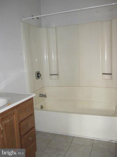 358 Getaway Road Hedgesville, WV 25427 - Photo 4 of 23 Bath