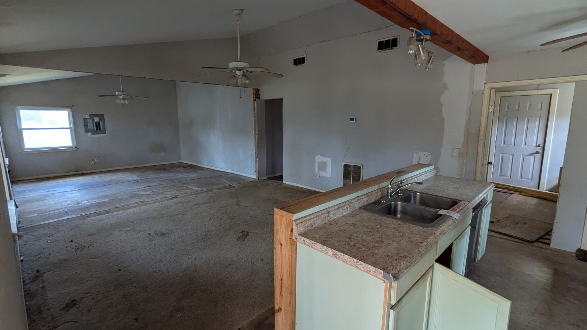 24571 Vale Lane Porter, TX 77365 - Photo 6 of 10 a kitchen that has a sink and a table in it