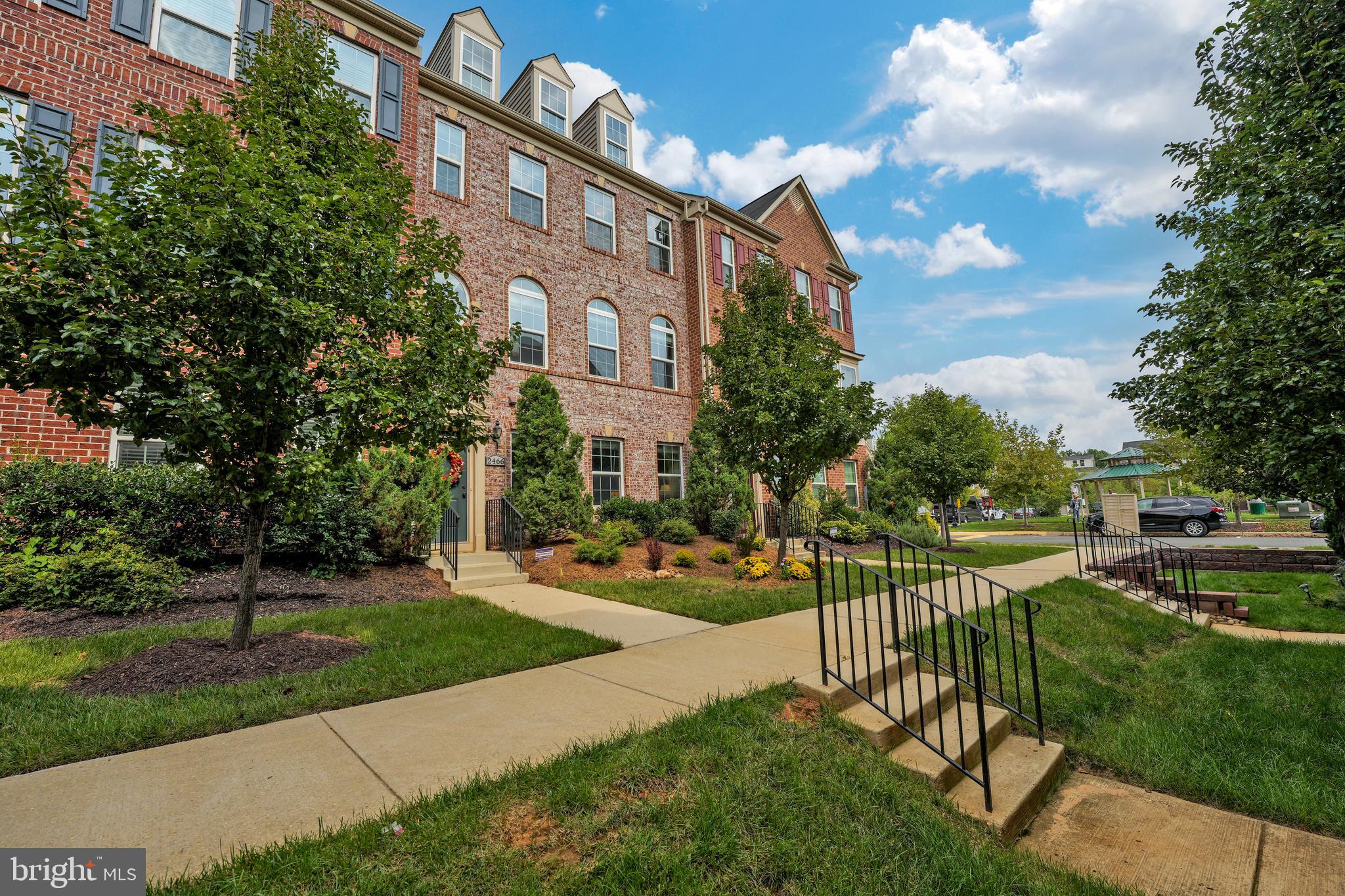 2466 Baldwin Crescent Northeast Washington, DC 20018 - Photo 3 of 58