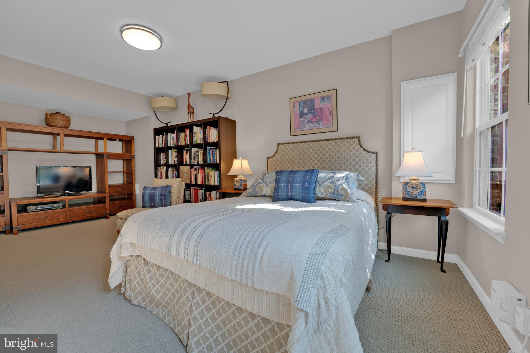 2466 Baldwin Crescent Northeast Washington, DC 20018 - Photo 9 of 58