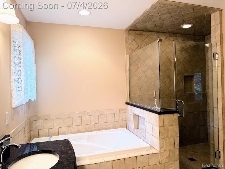 10928 Sunny Ridge Court Pinckney, MI 48169 - Photo 27 of 40 IMG_2493.jpg
