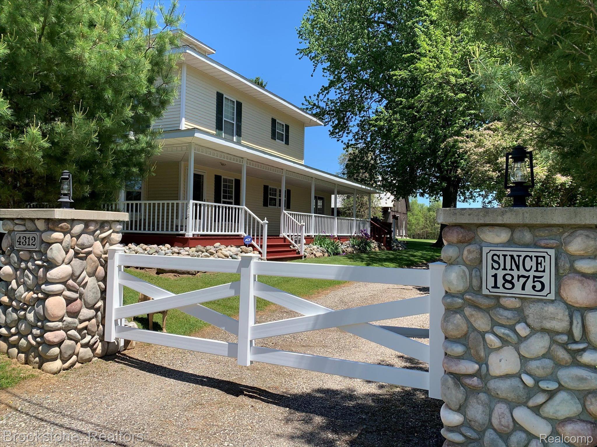 4312 North Irish Road Davison, MI 48423 - Photo 1 of 95 Welcome Home!