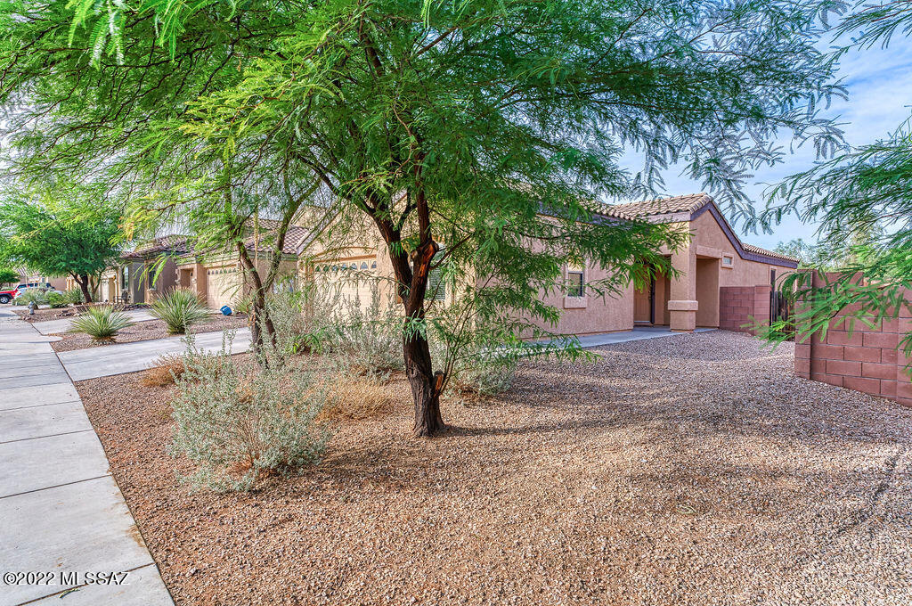 7758 East Jack Oak Road Tucson, AZ 85756 - Photo 3 of 27