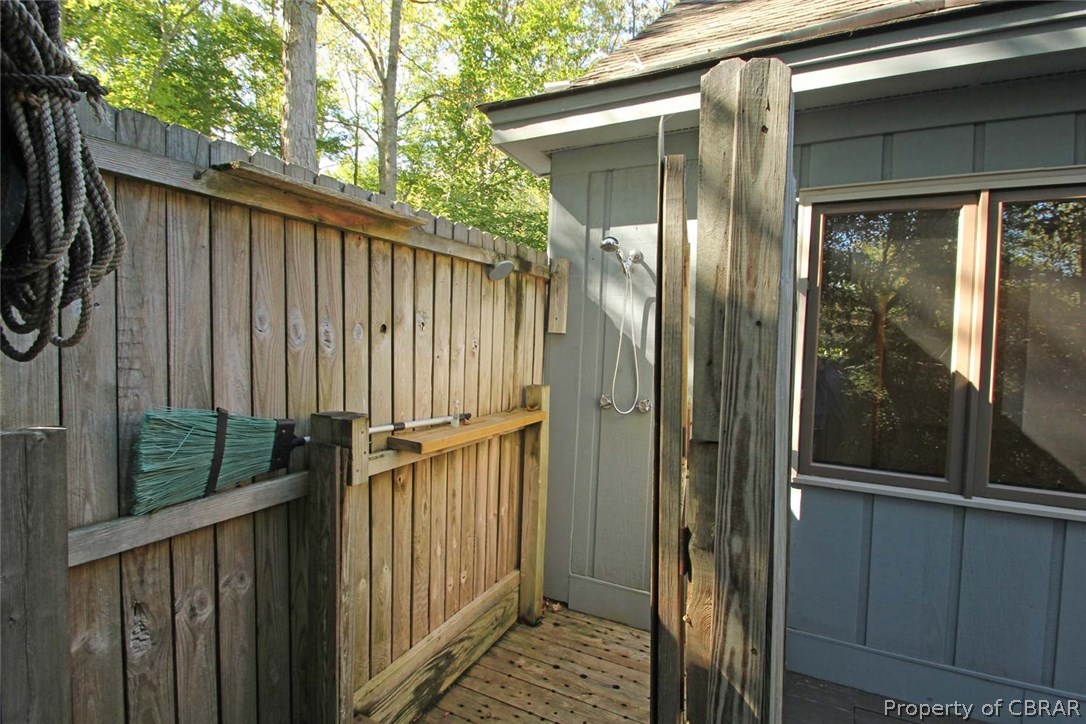 508 Rio Vista Weems, VA 22576 - Photo 46 of 50 Outdoor???????????????????????????????? shower