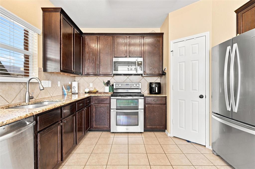 10245 Salem Way Waco, TX 76708 - Photo 10 of 35 Gallery Image 10