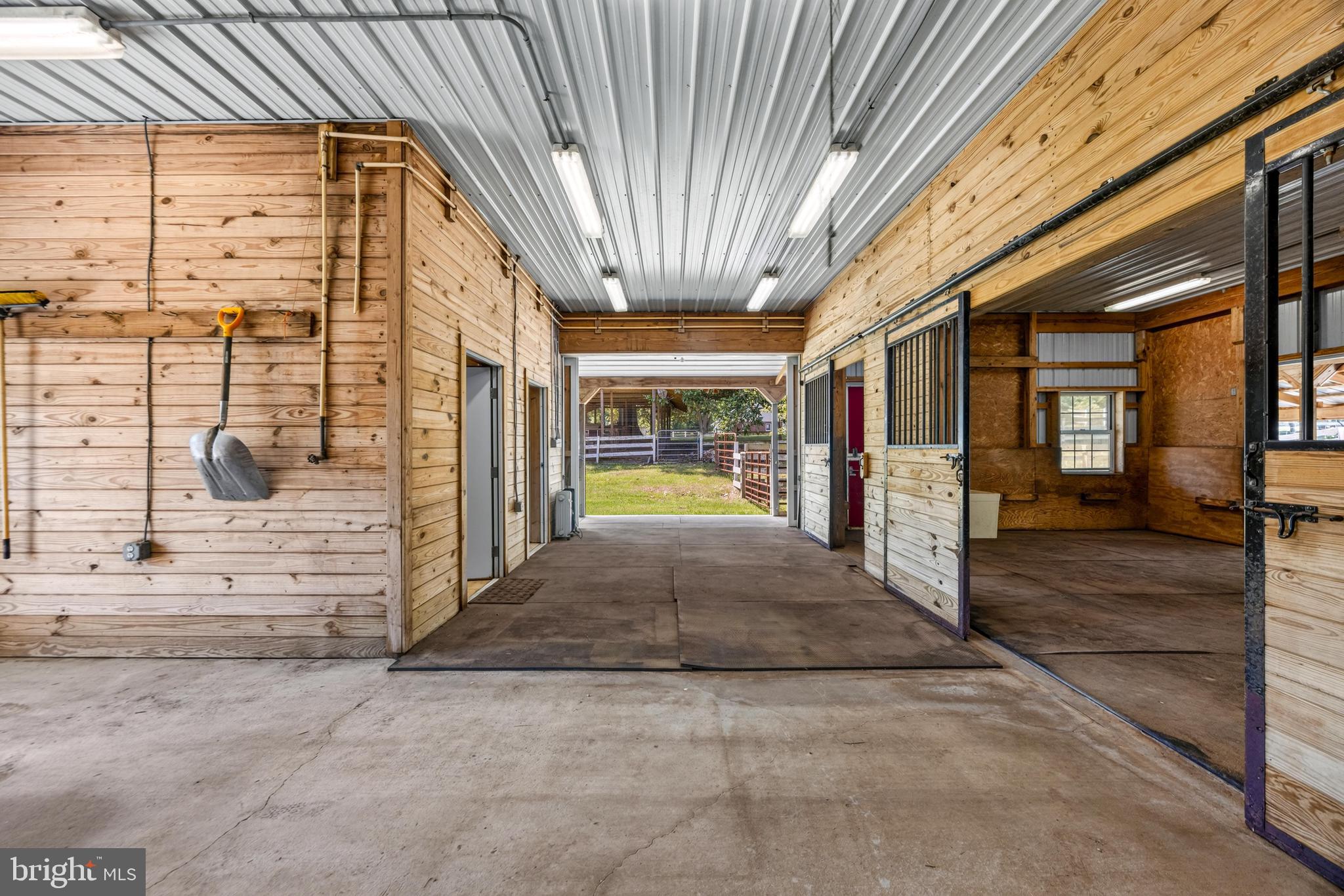 16401 Mt Calvert Road Upper Marlboro, MD 20772 - Photo 62 of 119 Lower Barn: Large Meeting Area