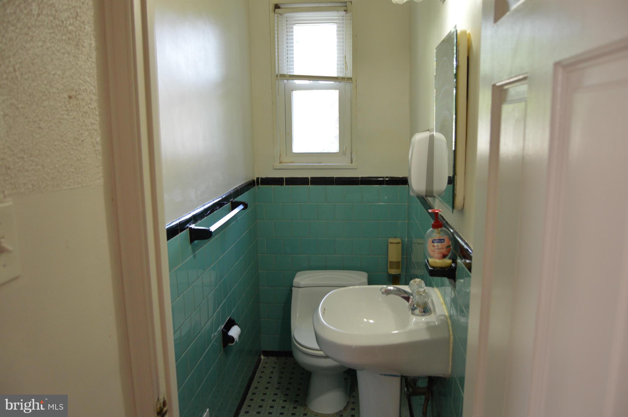 1028 Osage Street Silver Spring, MD 20903 - Photo 7 of 14 Bath