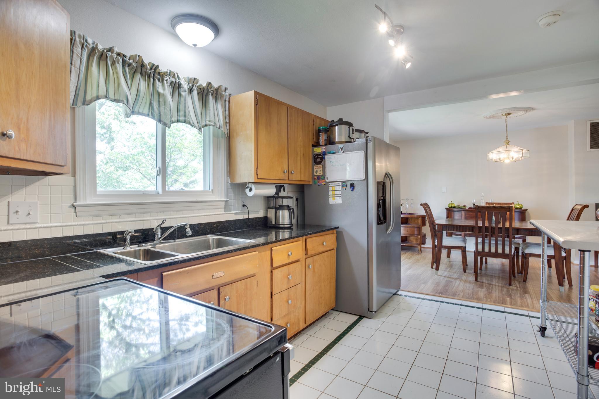 219 West Ash Road Sterling, VA 20164 - Photo 10 of 23 Kitchen