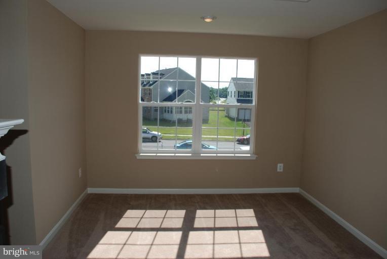 12702 Tayman Farm Road Brandywine, MD 20613 - Photo 11 of 13 Sitting Room