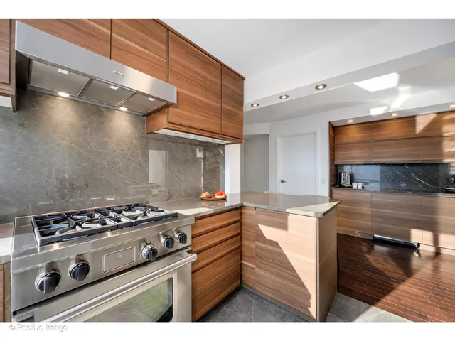 $899,000 | 1555 North Dearborn Street, Unit 14AB, Chicago, IL 60610