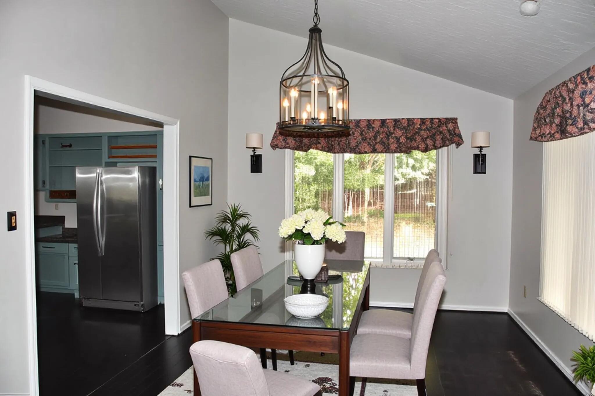 40 Bay Front Road Penhook, VA 24137 - Photo 12 of 34 Virtually Staged Dining Room