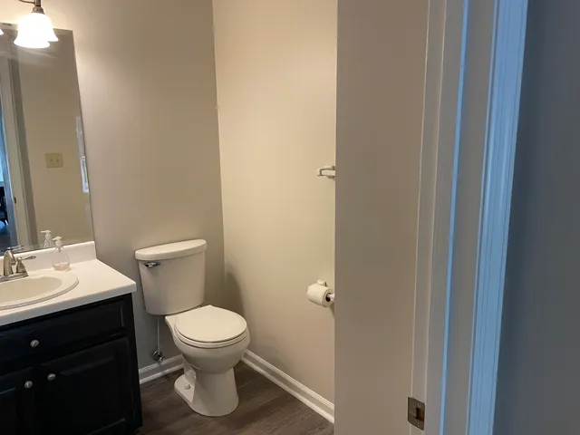 $675,000 | 40 Bay Front Road, Penhook, VA 24137