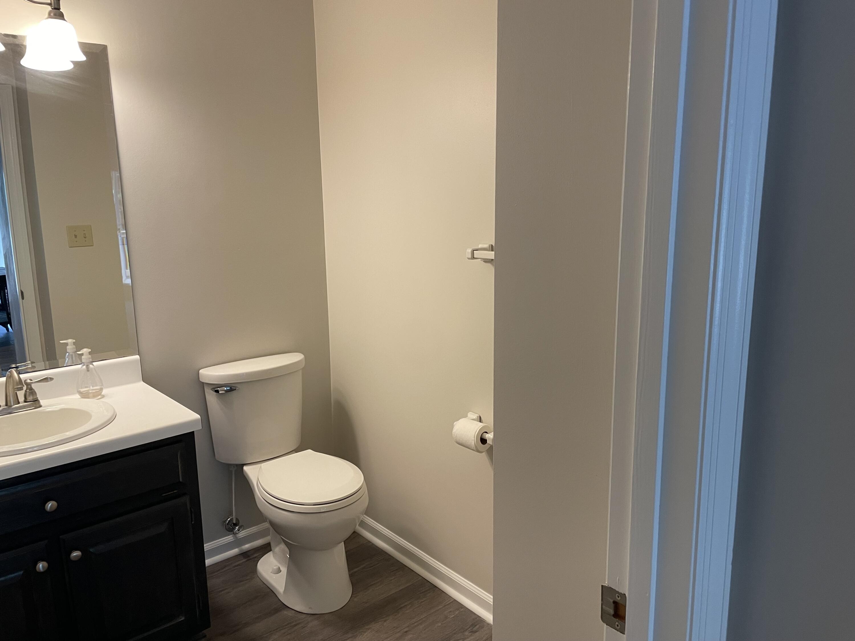 40 Bay Front Road Penhook, VA 24137 - Photo 23 of 34 Powder Room