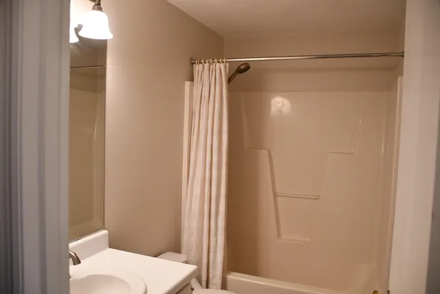 $675,000 | 40 Bay Front Road, Penhook, VA 24137